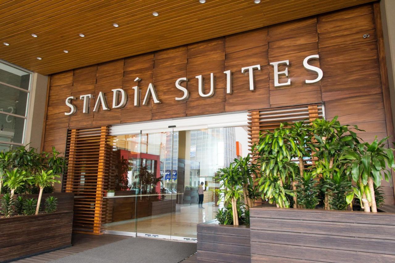 Stadia Suites Mexico City Santa Fe Luaran gambar Entrance to the Stadium Suites