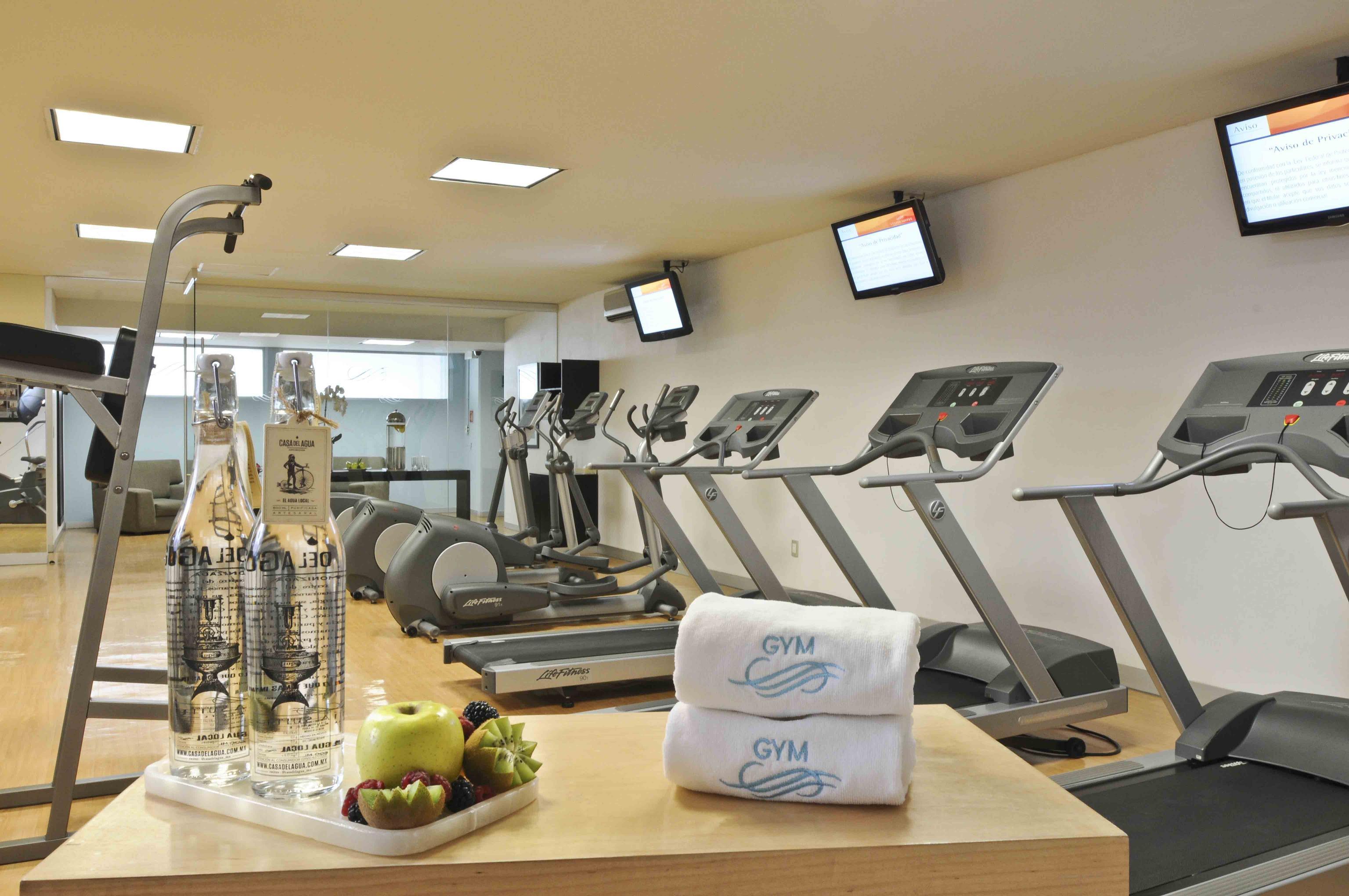 Stadia Suites Mexico City Santa Fe Luaran gambar The gym at the hotel