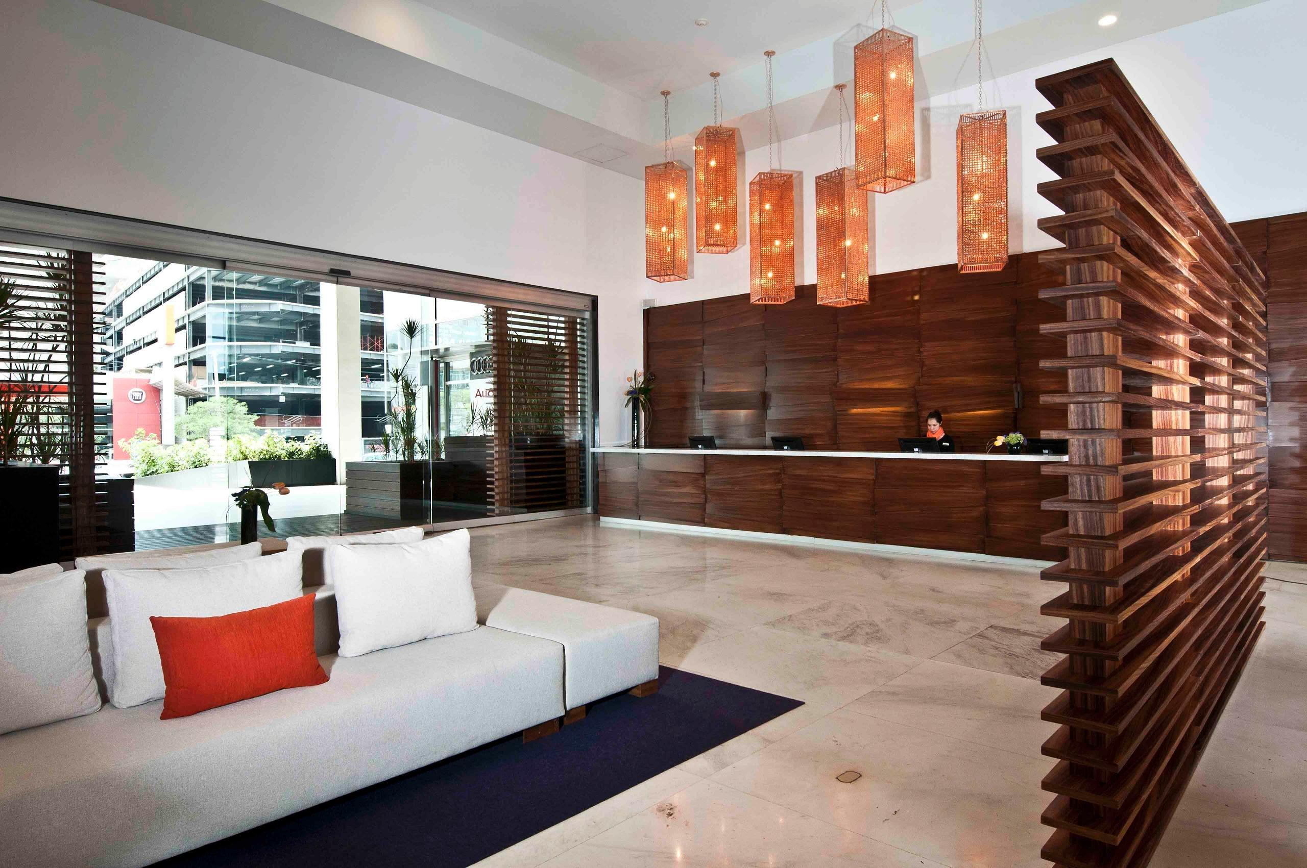 Stadia Suites Mexico City Santa Fe Luaran gambar Interior of the hotel